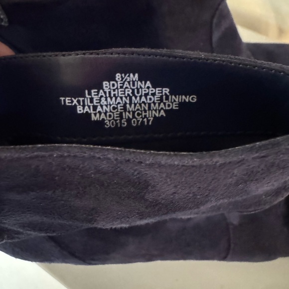 BANDOLINO FAUNA BOOTS. 8.5 Navy Suede - Picture 4 of 6